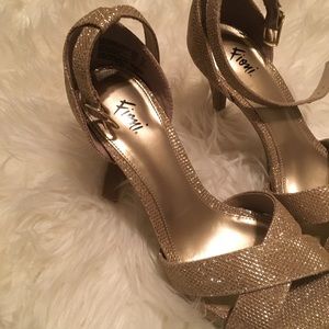Fioni Gold Heels